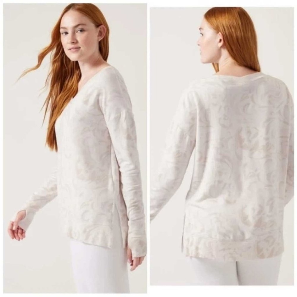 Athleta Coaster Luxe cream agate paisley v neck sweatshirt